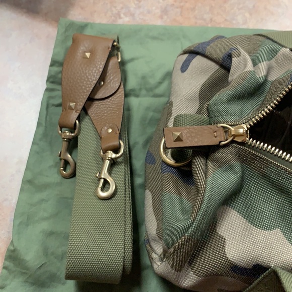 Authentic Valentino Garavani Overnight Bag NWT - Picture 8 of 12